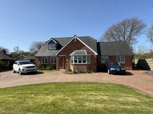 Photo 25- click for photo gallery